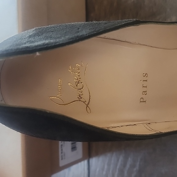 EUC Christian Louboutin So Kate Velour Heels - Picture 5 of 7